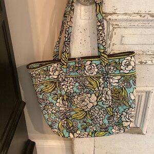 Vera Bradley large Island Bloom weekend tote. 16”Hx16”Wx12”D